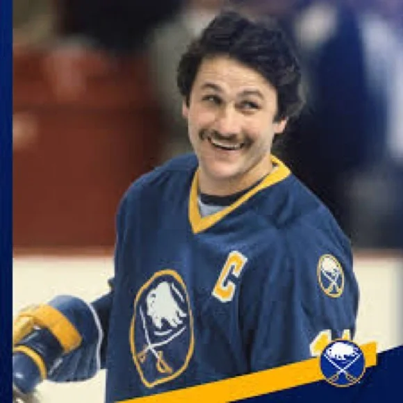 CCM Buffalo Sabres Gilbert Perreault Hockey Jersey French Connection - Picture 13 of 16